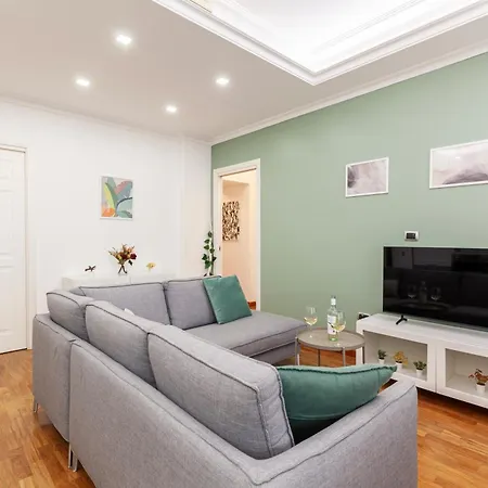 Apartment Hostly-wood And Colors Midtown-just 7min To Colosseum *
