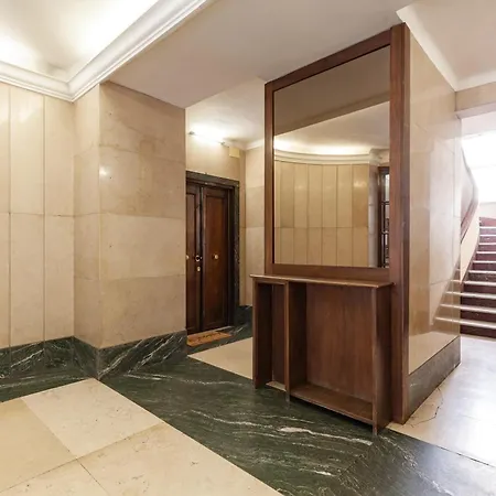Hostly-wood And Colors Midtown-just 7min To Colosseum Apartment Rome