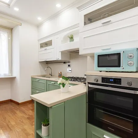 Hostly-wood And Colors Midtown-just 7min To Colosseum Apartment *