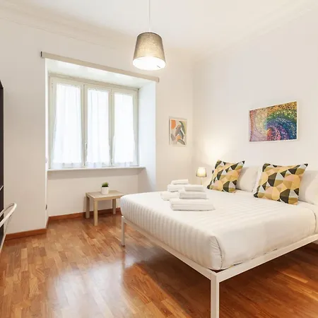 Hostly-wood And Colors Midtown-just 7min To Colosseum Apartment Rome