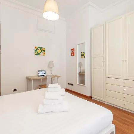 Hostly-wood And Colors Midtown-just 7min To Colosseum Rome
