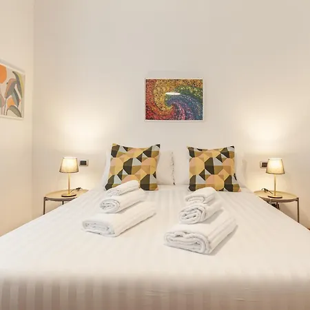 Hostly-wood And Colors Midtown-just 7min To Colosseum Apartment Rome